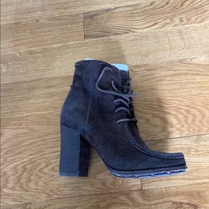 Frye Parker Moc Short